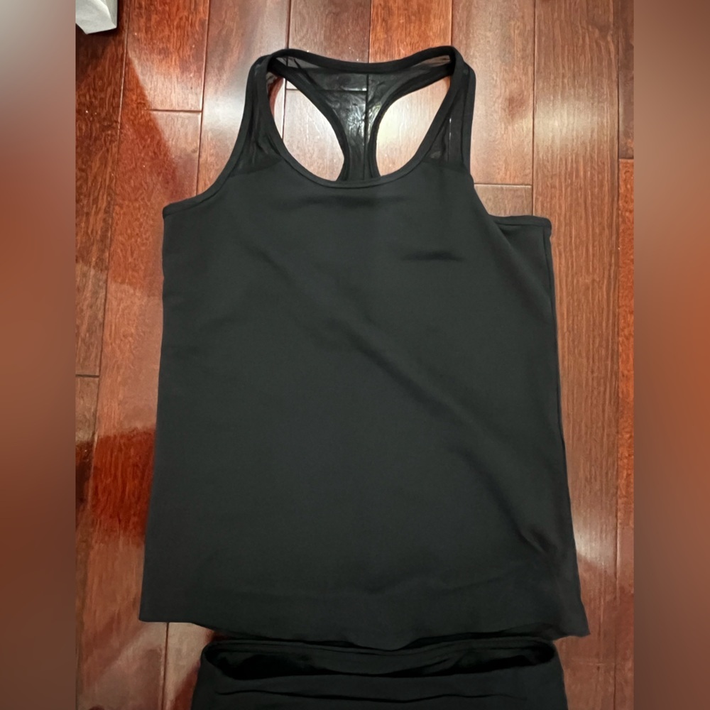 Fabletics Women's Black Sleeveless top and matching leggings - Picture 2 of 4